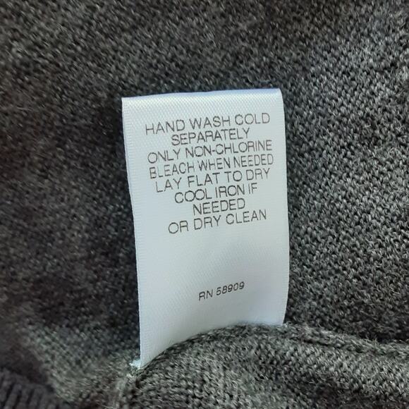 Turnbury 100% Merino Wool Cardigan Sweater Button Front Gray M Quiet Luxury - Picture 6 of 9